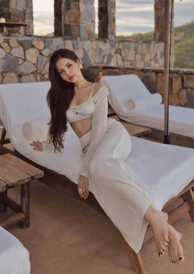 Đi biển không mặc bikini, &#34;dâu hào môn&#34; Phanh Lee lên đồ chứng minh khí chất chuẩn phu nhân hào môn - 8