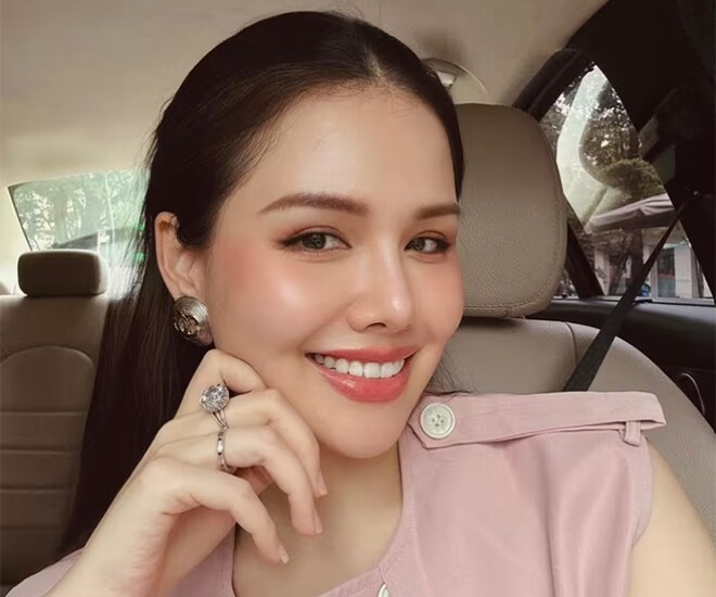 Đi biển không mặc bikini, &#34;dâu hào môn&#34; Phanh Lee lên đồ chứng minh khí chất chuẩn phu nhân hào môn - 1