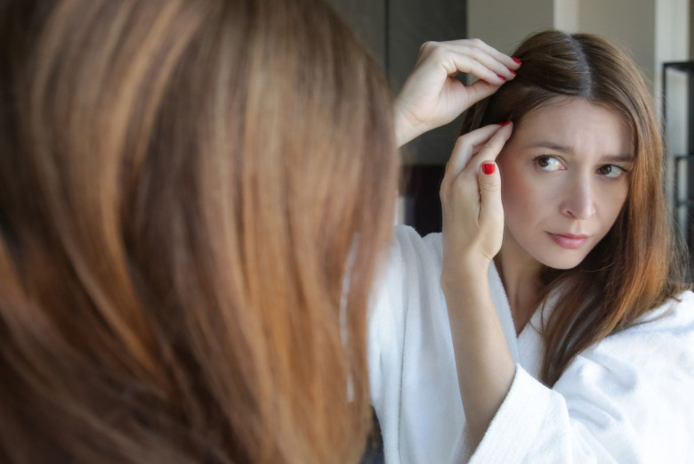 Tóc bạc có thể đen lại được không? 30 tuổi đã có tóc bạc liệu có phải tôi bị lão hóa sớm? - 1