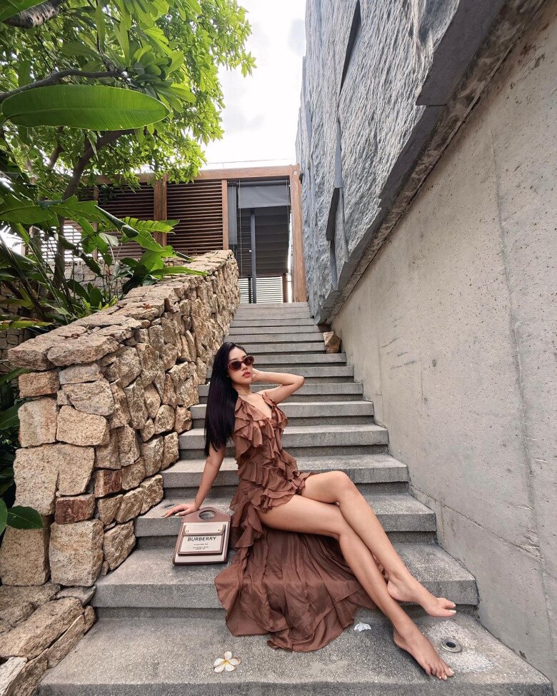 Vợ kém 37 tuổi của Quang Minh, sinh con xong liền nhanh chóng lấy lại vóc dáng thon thả, ăn mặc nuột nà bảo sao chồng mê - 11