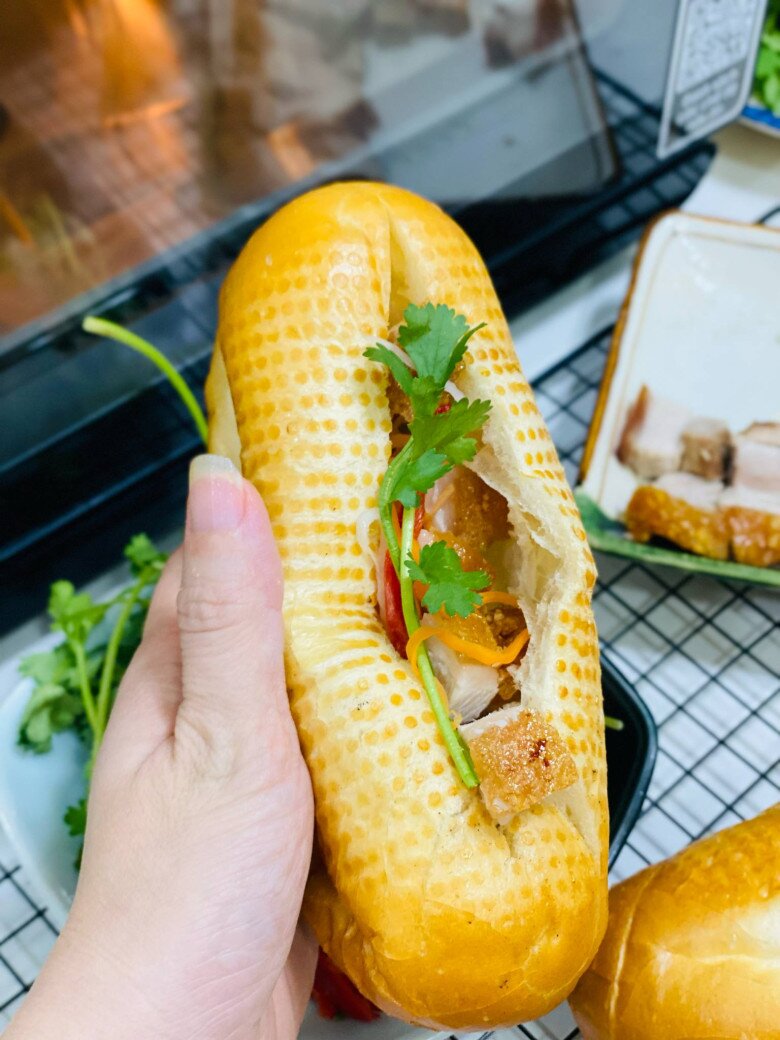 Bánh mì heo quay đơn giản mà ngon, thơm phức cho bữa sáng cuối tuần - 8