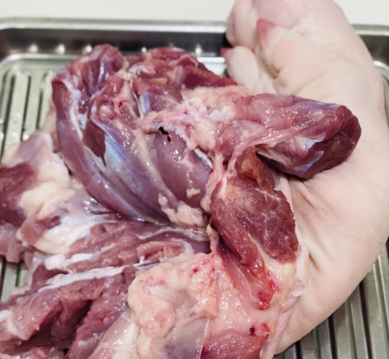 Chân giò không luộc nữa, đem hấp mắm nhĩ giữ độ ngọt tự nhiên, thơm nức mũi - 2