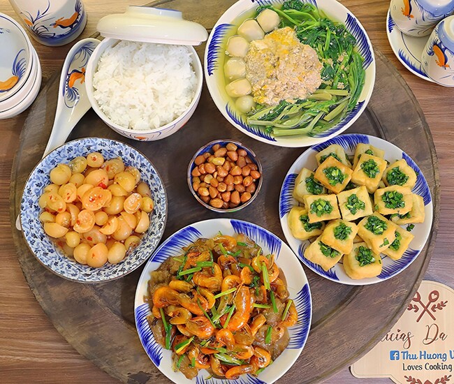 Hôm nay nấu gì: Cơm chiều toàn món &#34;tinh hoa&#34; mùa hè hội tụ, nhìn là muốn ăn liền - 1