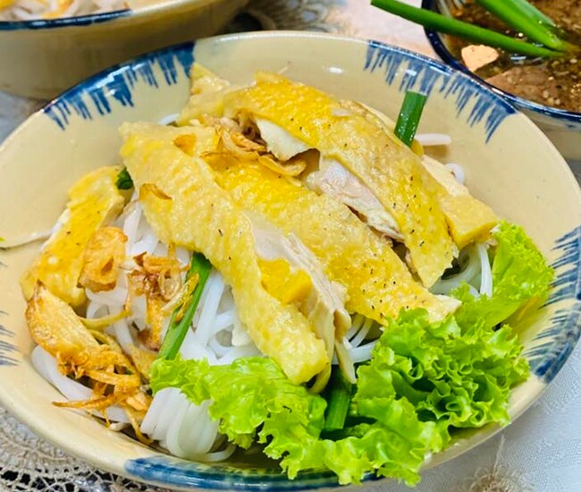 Hủ tiếu gà trộn khô vừa ngon lại thanh mát, ăn nhẹ bụng cho ngày nắng nóng - 1