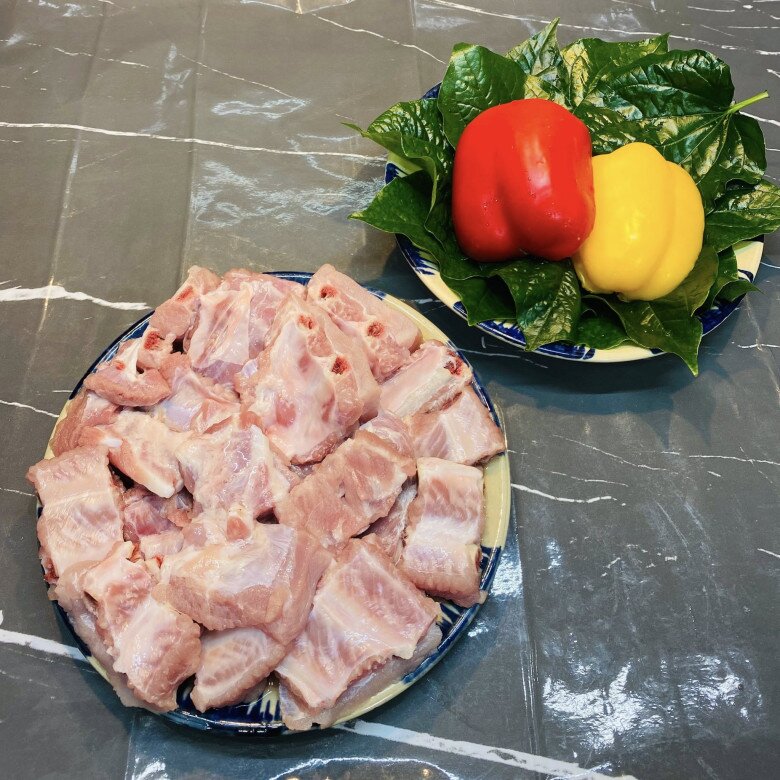 Làm sườn xào chua ngọt mãi cũng chán, đem cháy tỏi được món vừa ngon lại đánh bay nồi cơm - 3