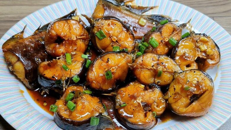 Loại cá bị chê bẩn nhưng bổ ngang vi cá mập, chợ bán đầy mà ít người mua ăn, kho tiêu ngon &#34;đỉnh nóc, kịch trần&#34; - 3