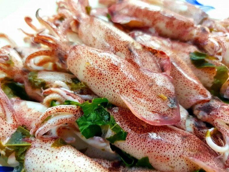 Mẹo luộc mực giòn ngon, căng mọng, đẹp mắt không bị tanh hay khô quắt, con nào cũng thơm phức nhìn chỉ muốn nếm ngay - 3