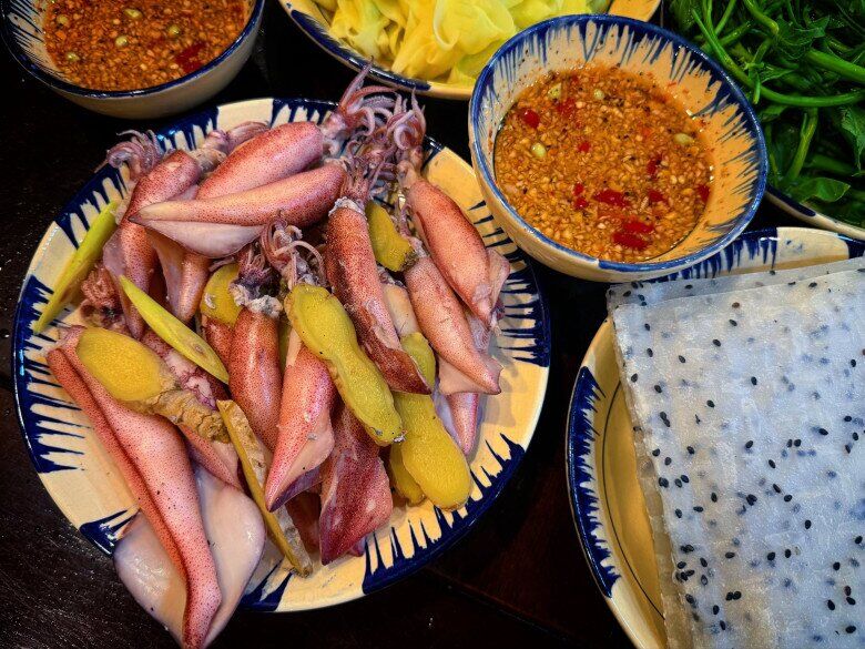 Mẹo luộc mực giòn ngon, căng mọng, đẹp mắt không bị tanh hay khô quắt, con nào cũng thơm phức nhìn chỉ muốn nếm ngay - 2