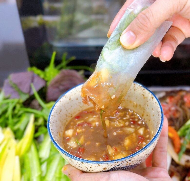 Ngày hè nóng nực, làm ngay cá hấp xì dầu cuốn rau sống chấm mắm nêm cực ngon lại thanh mát - 8