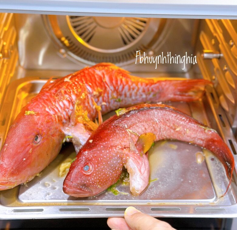 Ngày hè nóng nực, làm ngay cá hấp xì dầu cuốn rau sống chấm mắm nêm cực ngon lại thanh mát - 4