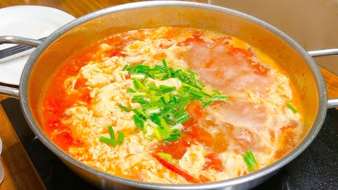 Nấu canh cà chua trứng mãi vẫn tanh, nhớ mẹo này canh nấu lần nào thơm nức lần đó, nổi vân cực đẹp - 3