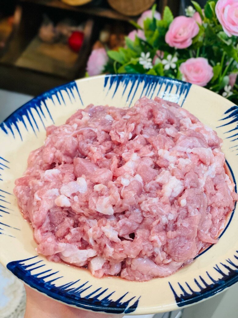 Thịt băm nướng mềm mọng, ngọt ngon thơm nức nhờ tuyệt chiêu tẩm ướp này! - 2
