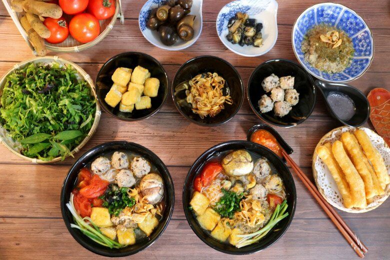 Vợ chồng tổng thống Pháp sang thăm Việt Nam, thực đơn đãi khách bất ngờ với 2 món cực dân dã - 2