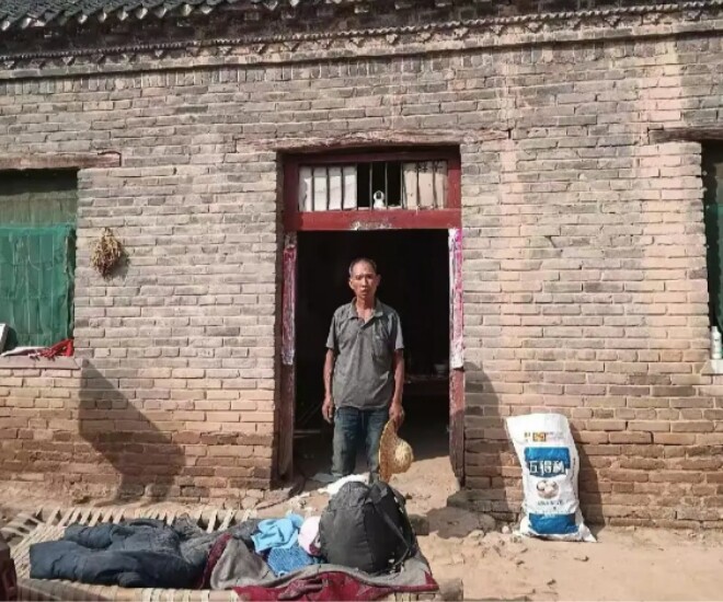 Cha mẹ bị cười nhạo “cả đời không xây nổi chuồng gà”, 3 chị em 9x góp tiền tỷ xây nhà báo hiếu - 1