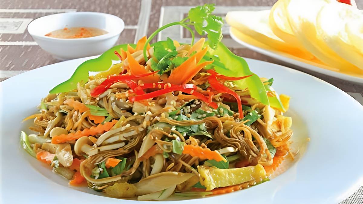 Đi tìm điểm bán món nộm đông nhất Hà Nội dịp hè, có quán nộm “tá lả” hơn 10 năm đắt khách vì ngon bổ rẻ - 5