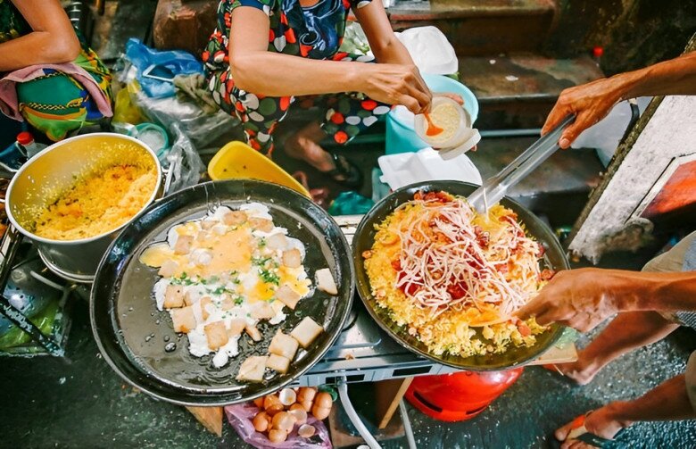 5 khu phố ẩm thực ngon nổi tiếng Sài Gòn, món gì cũng bán, có nơi chật hẹp chỉ toàn xe đẩy mà khách nườm nượp - 4
