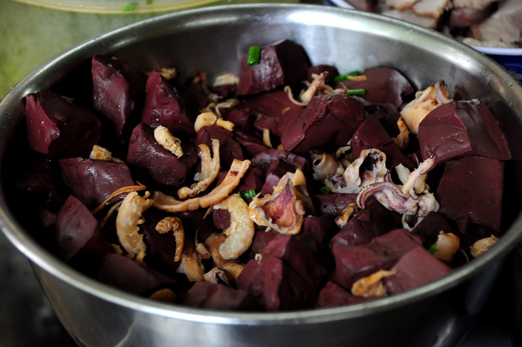 Ở Sài Gòn có món cháo đặc sản, từng là món “cứu cánh lúc đói” của sinh viên, nay bán vỉa hè đông khách nườm nượp - 3