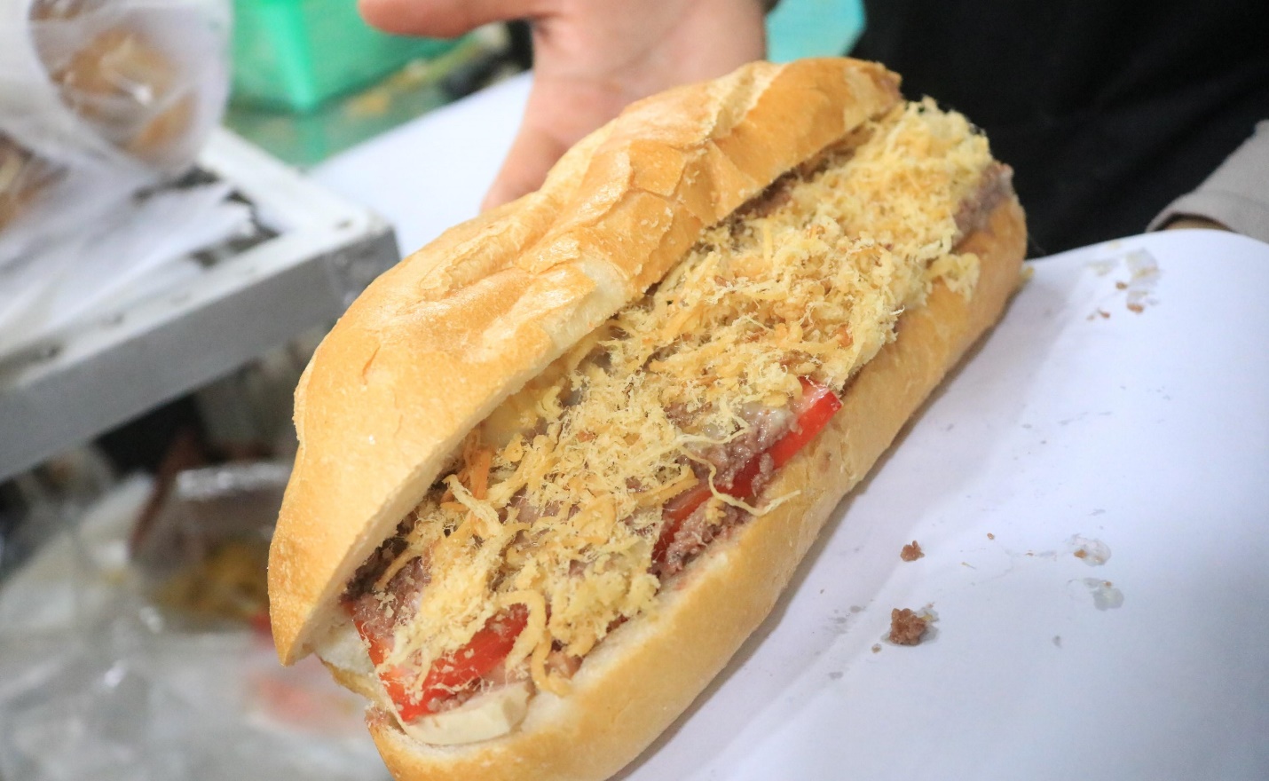 Menu bánh mì đắt nhất Sài Gòn, 95.000 đồng/ổ có loại nhân là món ăn của giới siêu giàu, nhận ship ra Bắc giá tiền triệu - 1