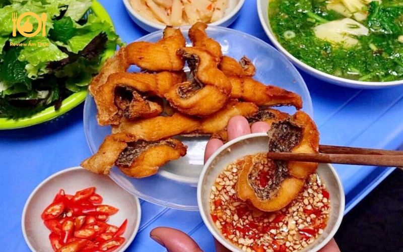 Độc lạ ẩm thực Hà Nội: Khách vừa ăn bún vừa nghe chủ quán quát tháo, muốn ăn phải xếp hàng chờ cả tiếng - 1