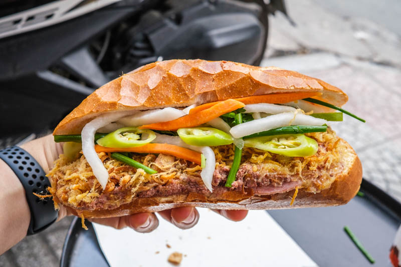 Menu bánh mì đắt nhất Sài Gòn, 95.000 đồng/ổ có loại nhân là món ăn của giới siêu giàu, nhận ship ra Bắc giá tiền triệu - 3
