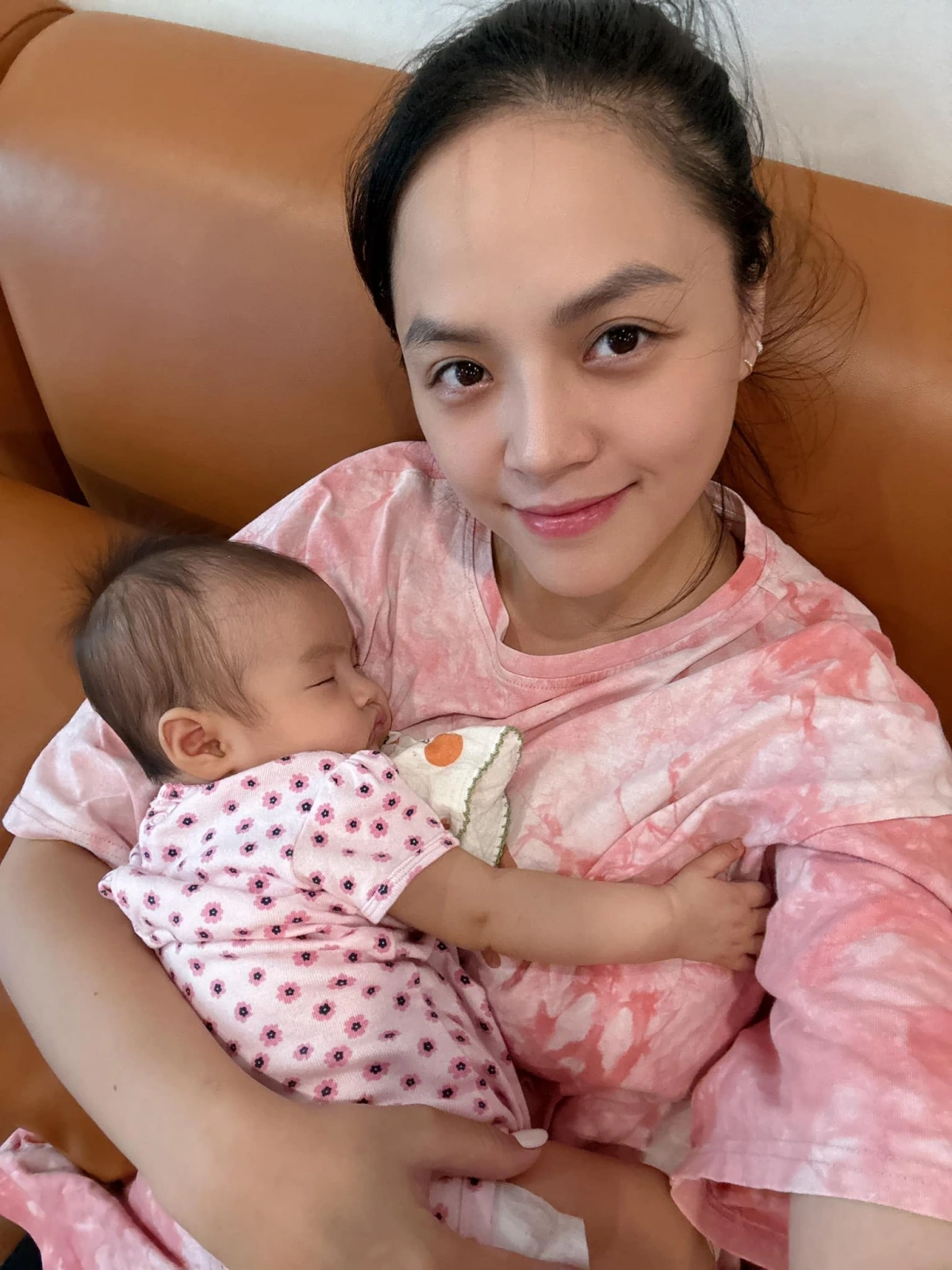 2 bóng hồng VTV sinh cùng ngày tháng năm: Thùy Dương 19 tuổi kết hôn không bền, Thu Quỳnh lần 2 làm mẹ đơn thân - 8