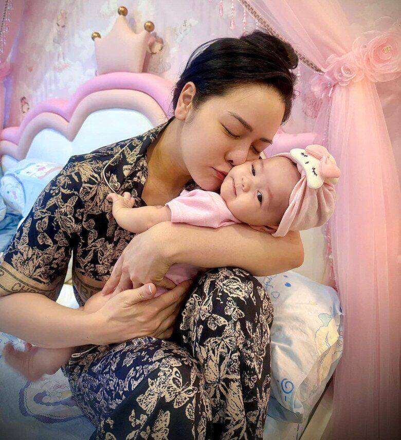 Cùng sinh năm 1985: Nhật Kim Anh nói &#34;cắt buồng trứng&#34; sau khi sinh lần 2, Ngân Khánh mong con sau 10 năm cưới - 6
