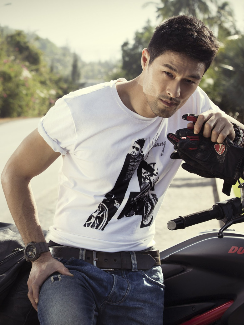 Cùng 51 tuổi: Johnny Trí Nguyễn vẫn cô đơn, có con gái xinh như hoa hậu, Thái Hòa sống bình dị bên vợ trẻ - 6