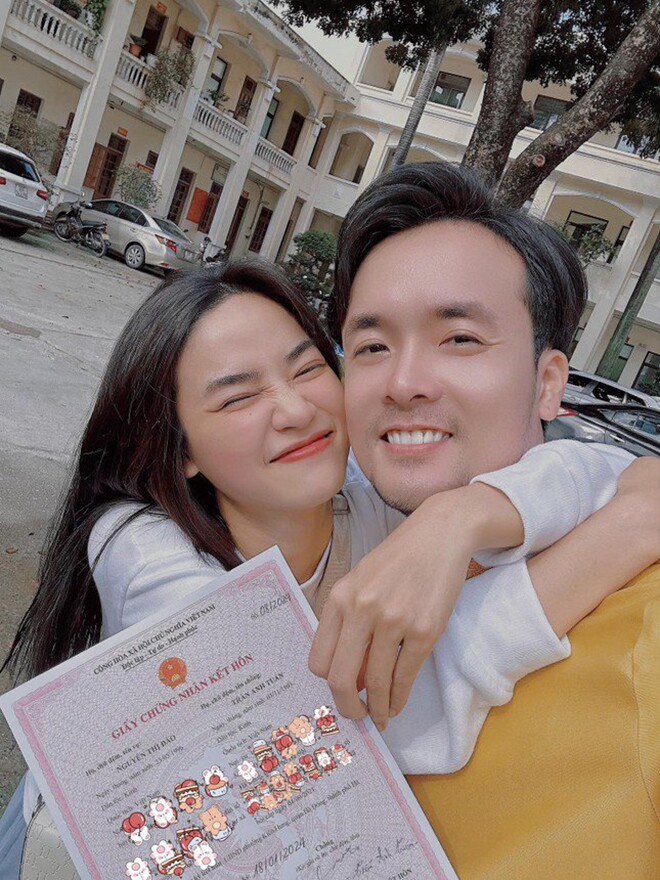 Anh Đào sau nửa năm làm đám cưới: &#34;Ngày trước tôi chỉ thơm bạn diễn, chứ lấy chồng rồi tôi hôn mãnh liệt luôn&#34; - 5