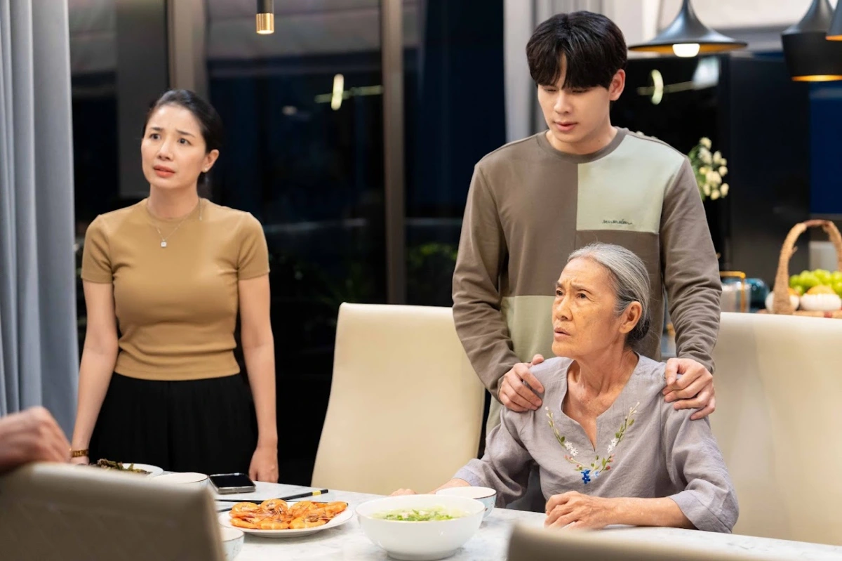 &#34;Anh trai&#34; Ngọc Huyền cứ đóng với ai là người đó lấy chồng, hé lộ về &#34;ông bố&#34; Phó hiệu trưởng trường Sân khấu - 10