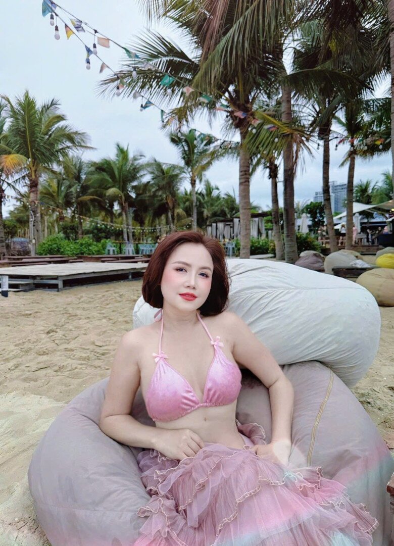Cùng sinh năm 1976: Việt Hương ở biệt thự gần 300 tỷ được chồng cưng chiều, Hoàng Yến 4 lần ly hôn &#34;trắng tay&#34; - 13