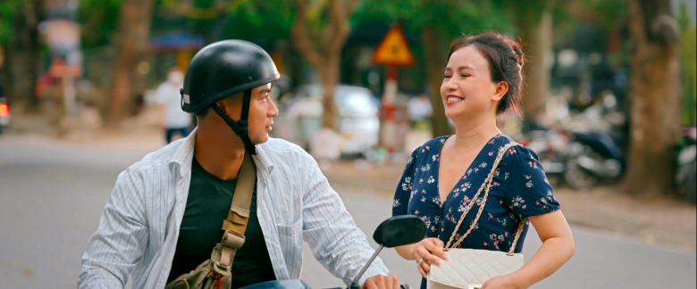 Cùng sinh năm 1976: Việt Hương ở biệt thự gần 300 tỷ được chồng cưng chiều, Hoàng Yến 4 lần ly hôn &#34;trắng tay&#34; - 11