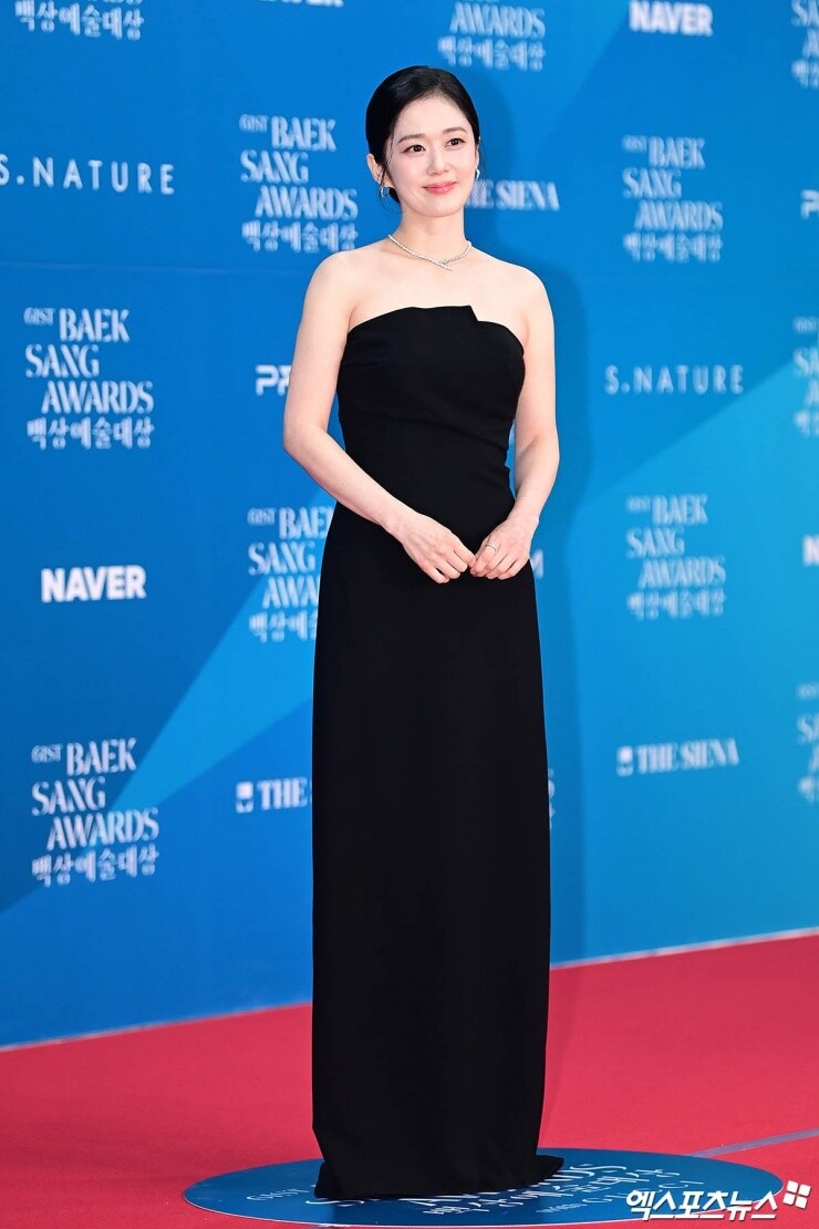 Baeksang 2025: Đoàn phim Khi Cuộc Đời Cho Bạn Quả Quýt thắng đậm, trừ IU và Park Bo Gum - 11