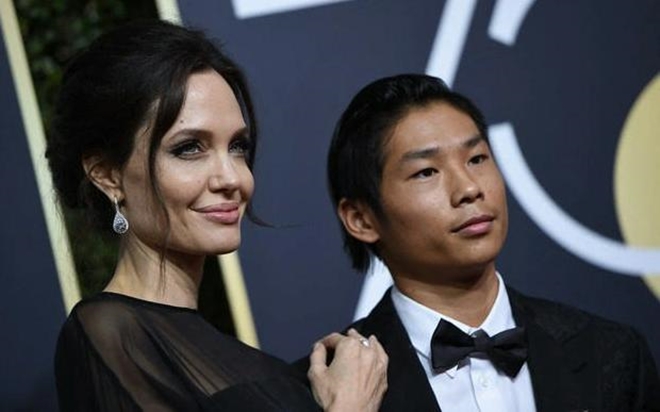 Angelina Jolie vừa lơ là, Pax Thiên đã &#34;mất kiểm soát&#34;: Tìm tới câu lạc bộ thoát y, say xỉn không đi nổi - 6