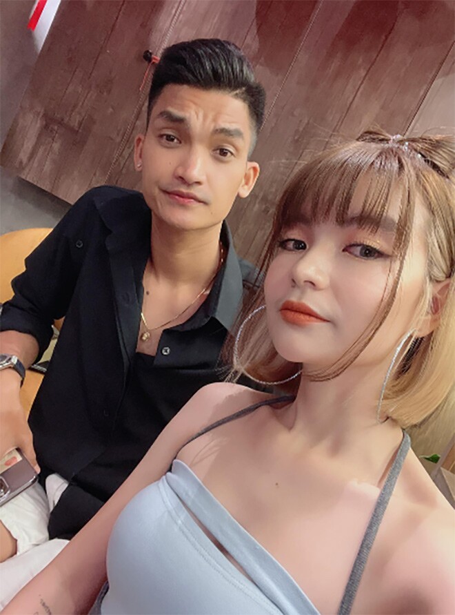 Mạc Văn Khoa nói về bà xã 7 năm mới cưới: “Nhìn những vết sẹo trên người vợ, tôi thương lắm” - 5