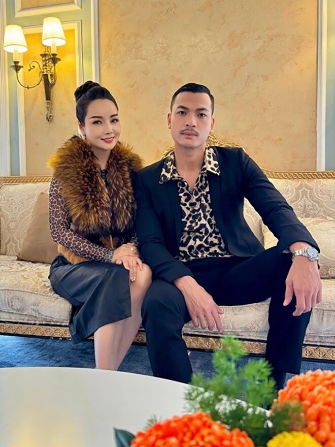 Cặp bố con Cha Tôi Người Ở Lại có quá khứ &#34;yêu đương&#34;, Minh Hương từ &#34;con&#34; hóa &#34;bạn gái&#34; NSND Mạnh Cường - 2