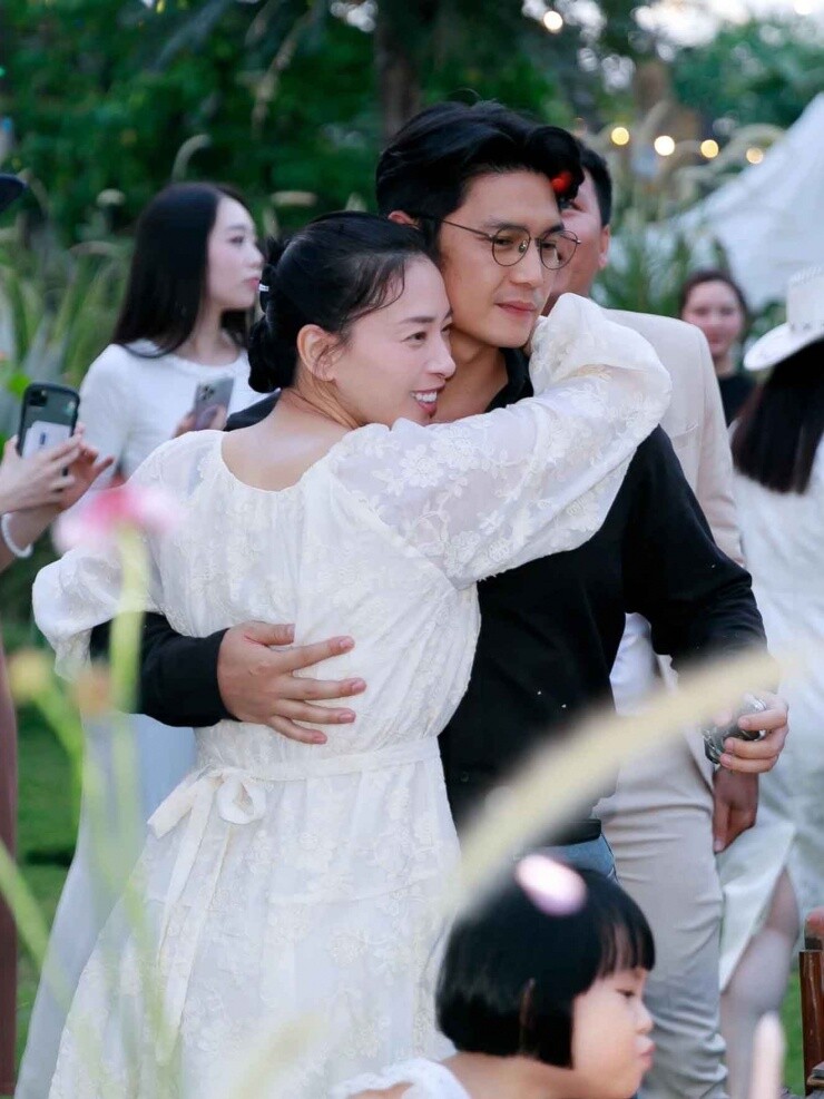 Cuộc sống đối lập của cặp đôi Dòng Máu Anh Hùng: Ngô Thanh Vân mang thai ở tuổi 46, Johnny Trí Nguyễn chia tay bạn gái lâu năm - 12