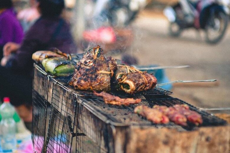 Mách bạn nơi chỉ bán đặc sản rừng độc lạ giữa lòng Sơn La: Xưa chỉ là khu chợ tạm nay thành địa điểm mua sắm sầm uất - 4