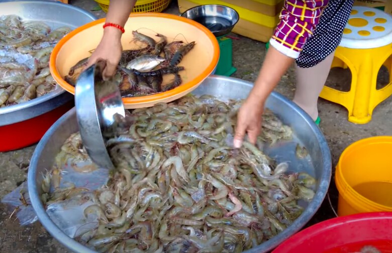 Giữa lòng Sóc Trăng có khu chợ sầm uất bậc nhất, chỉ dân địa phương ghé mua vì đồ cực ngon-bổ-rẻ - 7