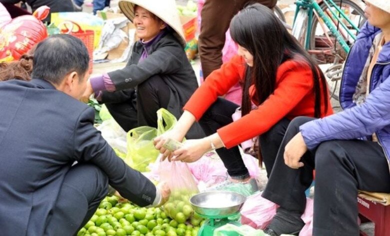 Phiên chợ tồn tại từ thế kỷ 15 giữa lòng Nam Định, chỉ họp vài ngày trong năm, hút đến 7000 lượt khách - 2