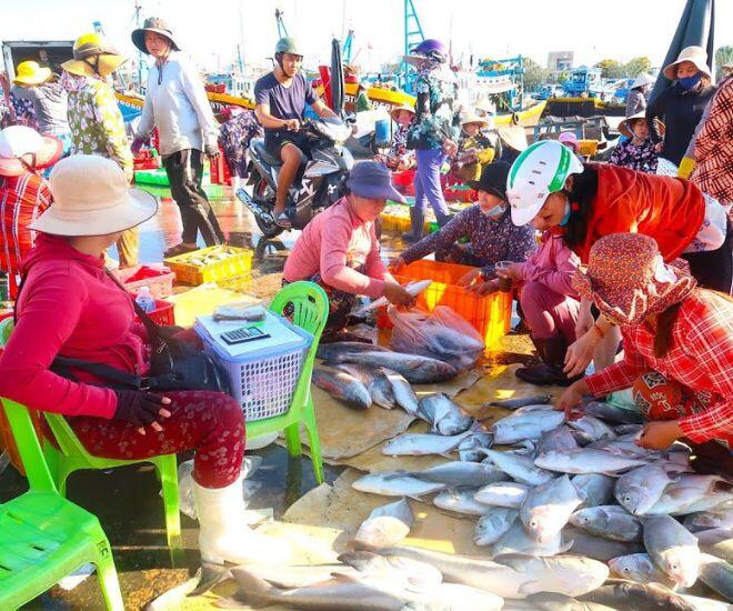 Chợ cá tồn tại mấy trăm năm giữa lòng Phan Thiết, là một trong những nơi bán hải sản ngon-bổ-rẻ bậc nhất - 2
