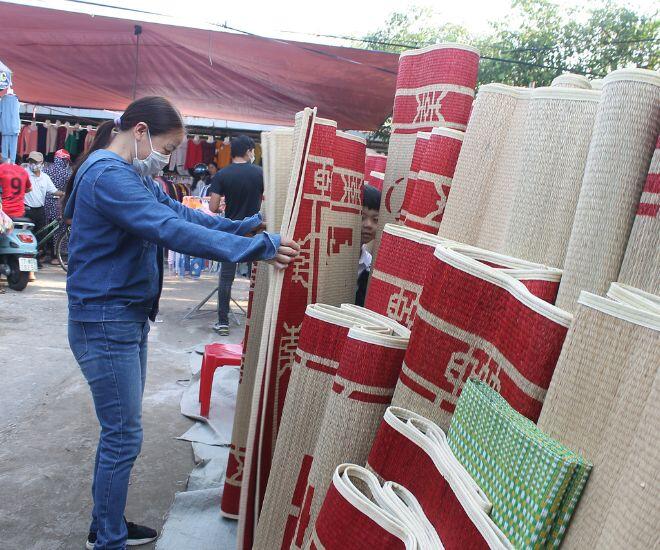 Chợ phiên tồn tại hàng trăm năm giữa lòng Thái Bình: Đến nay vẫn hút khách đông nghịt, là niềm tự hào của người địa phương - 6