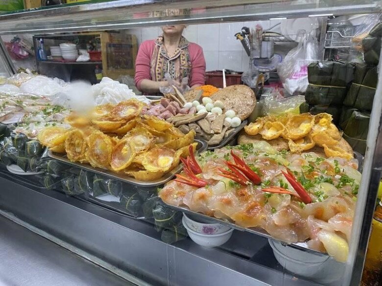 Mách bạn khu chợ có đồ ăn vặt ngon rẻ nhất Đà Nẵng, tồn tại từ thế kỷ 19 đến nay vẫn hút khách nghìn nghịt - 3