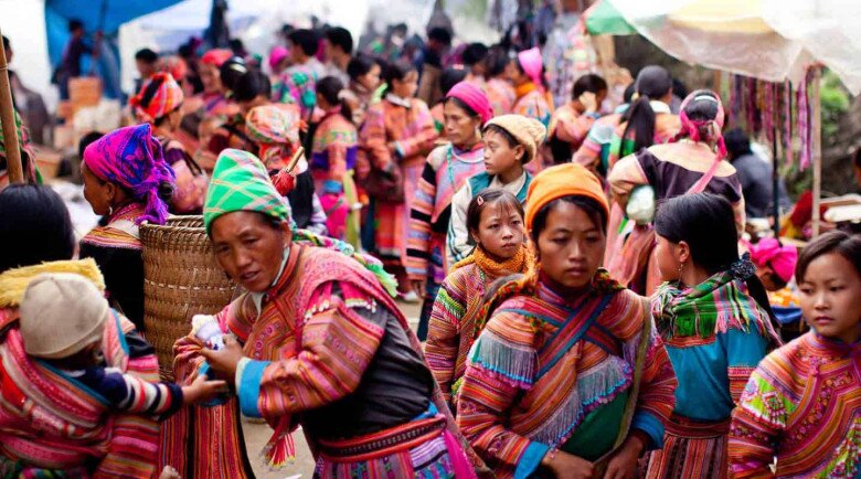 Phiên chợ lạ hút khách Tây bậc nhất Lào Cai, ai đến cũng mê mẩn vì một dịch vụ độc đáo - 6