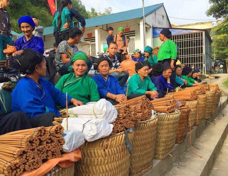 Phiên chợ tồn tại hơn 200 năm đến nay thành điểm đến đặc sắc nhất Hà Giang, du khách nào cũng muốn tới một lần - 2
