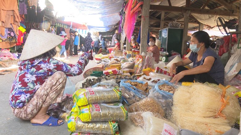 Chợ phiên tồn tại hàng trăm năm giữa lòng Thái Bình: Đến nay vẫn hút khách đông nghịt, là niềm tự hào của người địa phương - 3