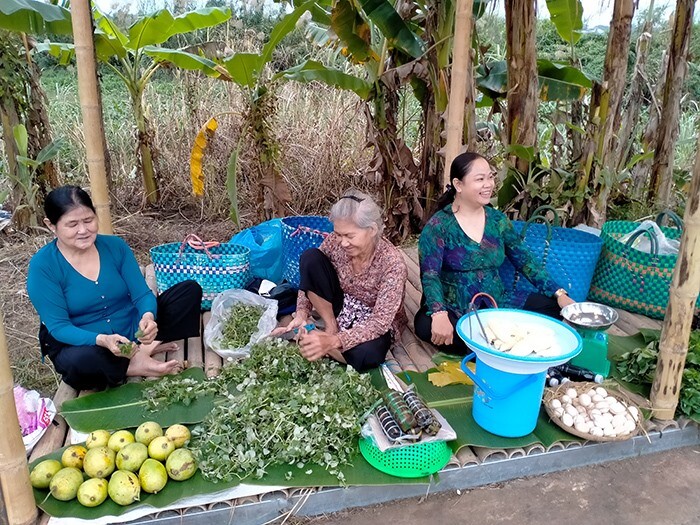 Ghé khu chợ quê giữa lòng Đồng Tháp, mới mở 2 năm nhưng hút hơn 100 ngàn lượt khách đến tham quan - 5