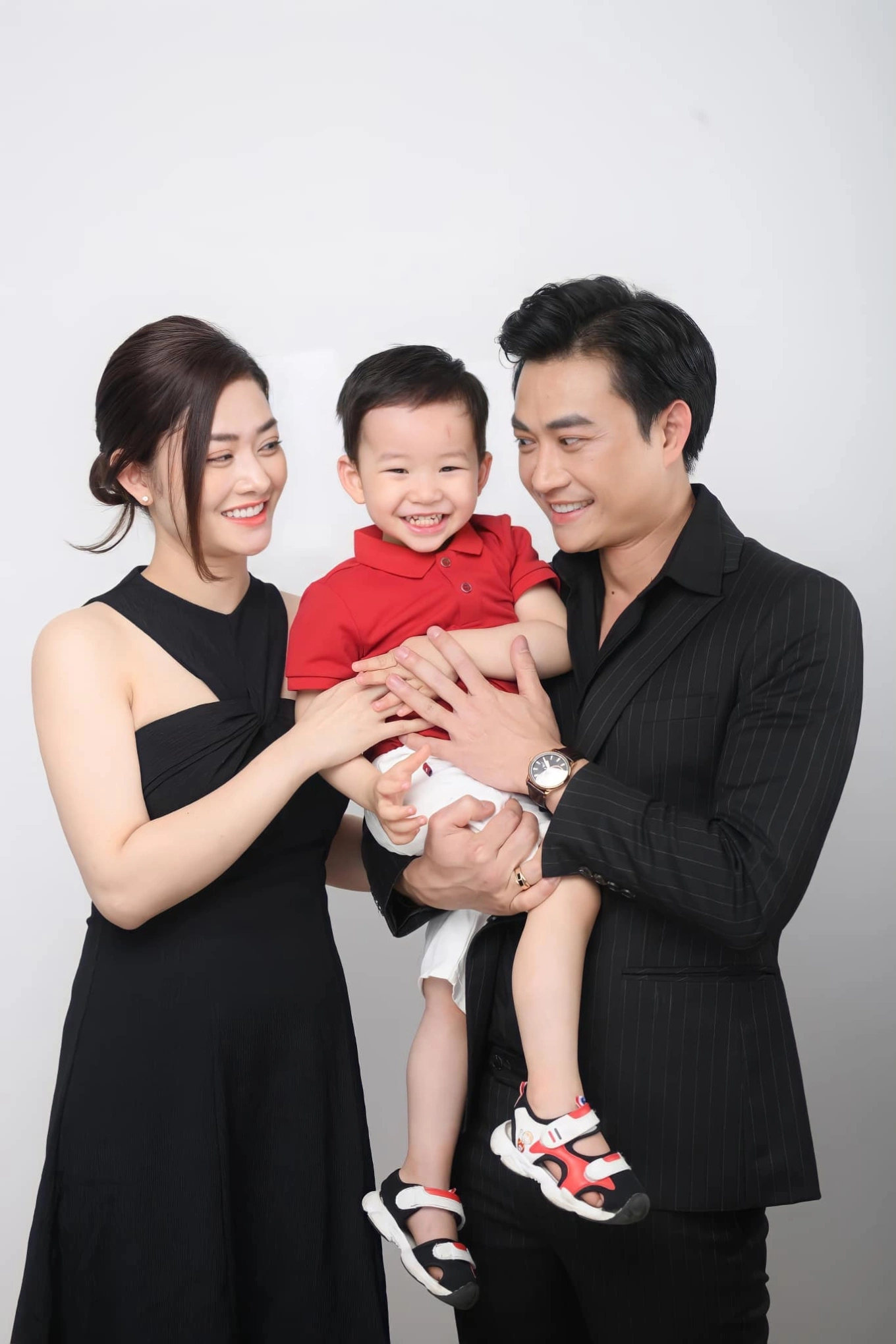 Bé Kitty &#34;Bố Ơi Mình Đi Đâu Thế&#34; phổng phao khó nhận ra sau 7 năm, bố giờ làm nam thần VTV nức tiếng - 7