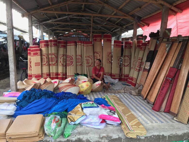 Chợ phiên tồn tại hàng trăm năm giữa lòng Thái Bình: Đến nay vẫn hút khách đông nghịt, là niềm tự hào của người địa phương - 4