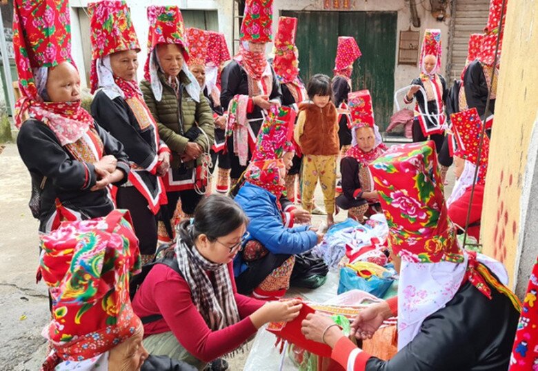 Giữa lòng Hà Giang có phiên chợ tồn tại xuyên 2 thế kỷ, nay là địa điểm nổi tiếng bậc nhất hút khách Tây - 6