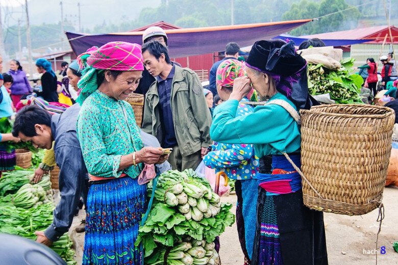 Giữa lòng Hà Giang có phiên chợ tồn tại xuyên 2 thế kỷ, nay là địa điểm nổi tiếng bậc nhất hút khách Tây - 2